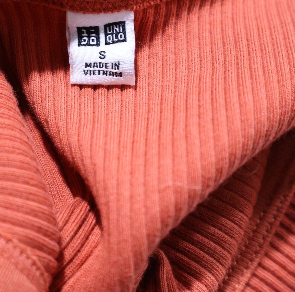 Uniqlo Women's Ribbed Tank Top - Picture 4 of 5